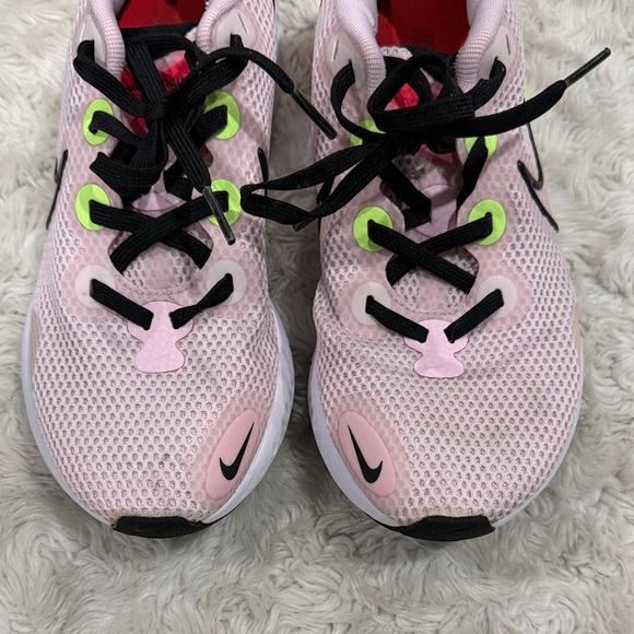 Nike Renew Run sneakers in Pink Foam Womans Athletic Running shoes Size 7.5 - Picture 6 of 6